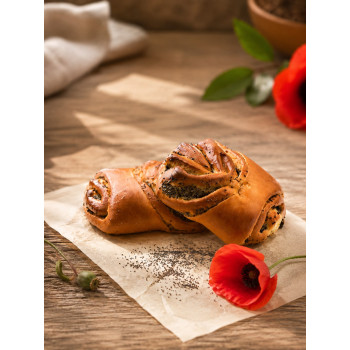 Сдобная булочка "Гребешок" с маковой начинкой